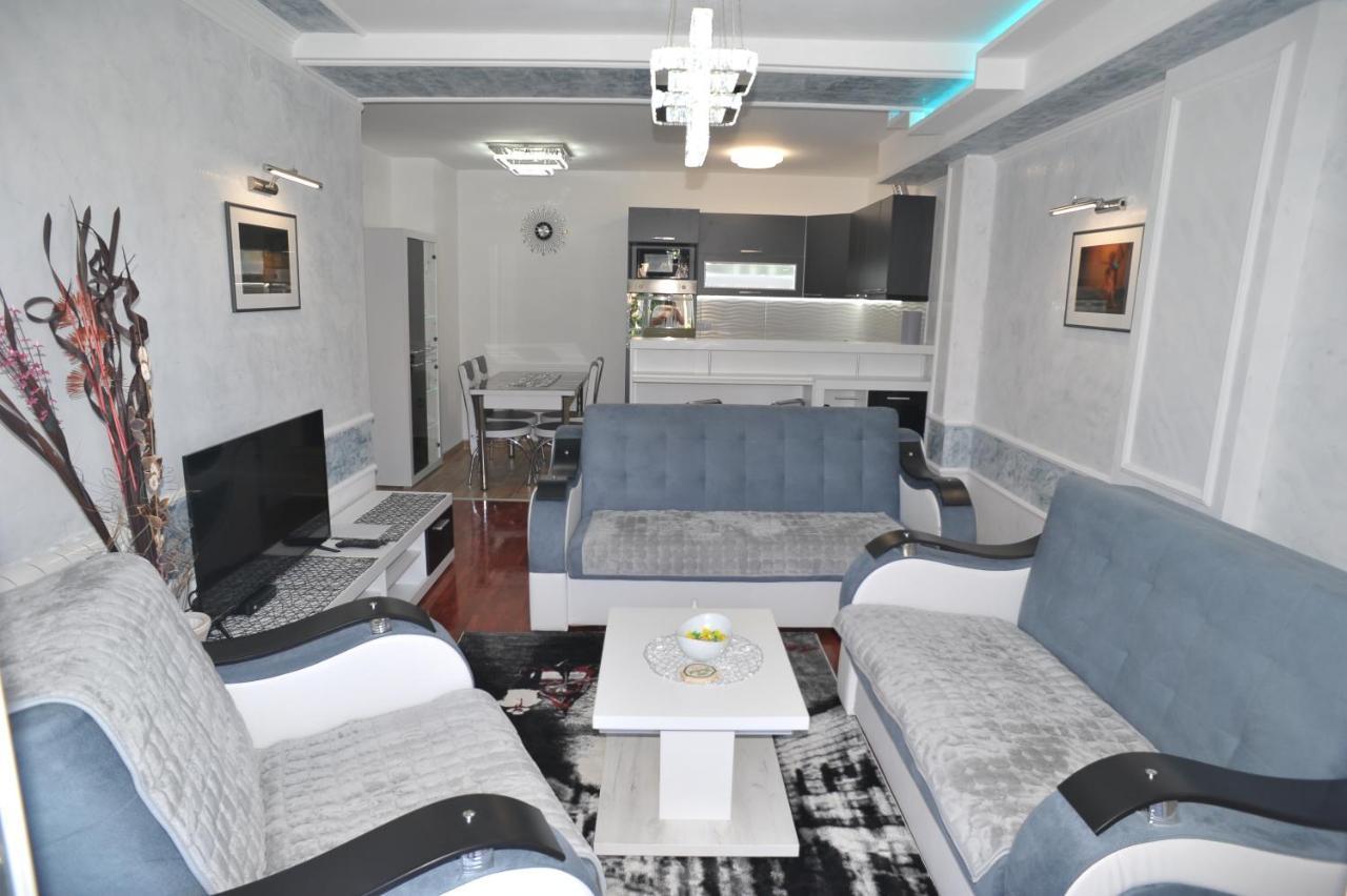 Twins Apartments Cacak Bagian luar foto