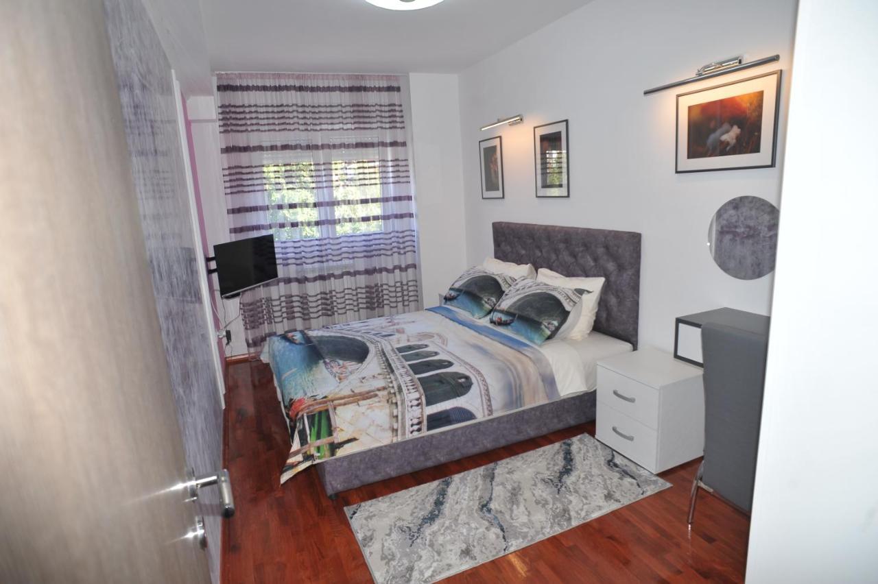 Twins Apartments Cacak Bagian luar foto