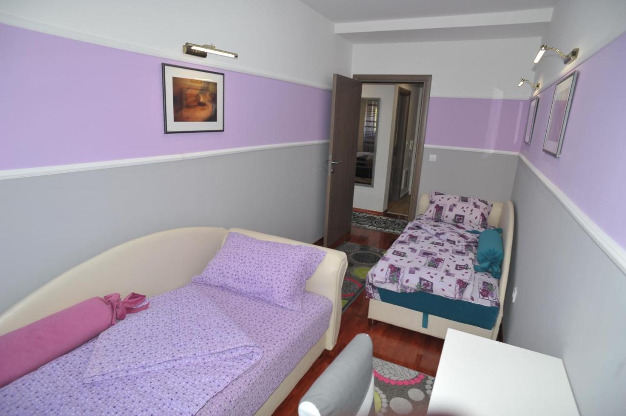 Twins Apartments Cacak Bagian luar foto