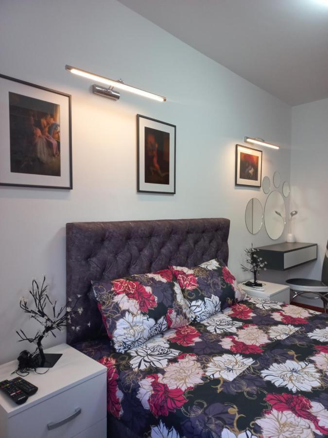 Twins Apartments Cacak Bagian luar foto