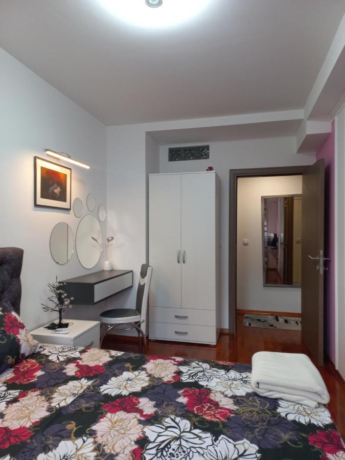 Twins Apartments Cacak Bagian luar foto