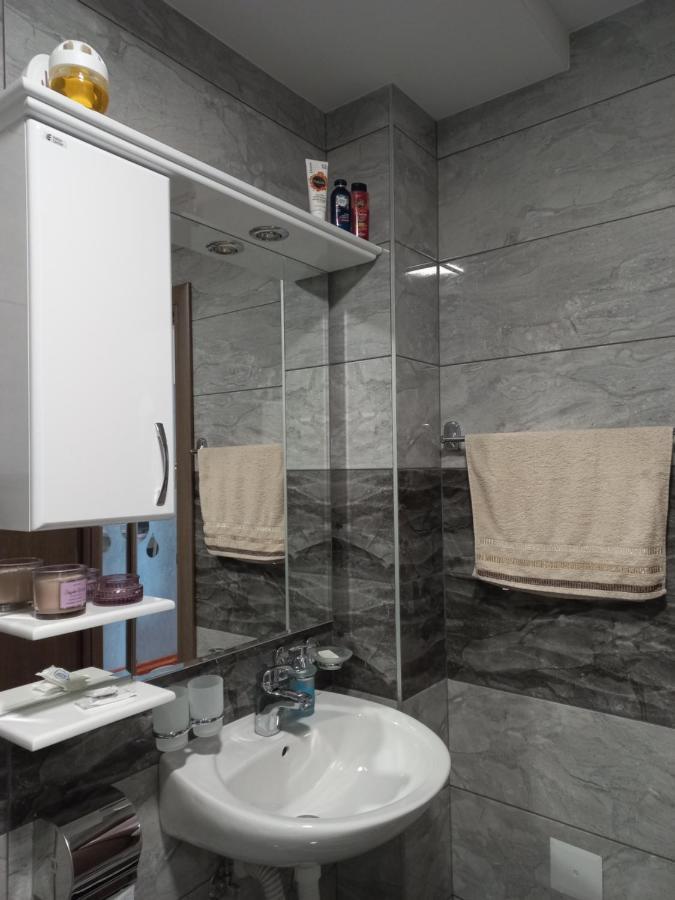 Twins Apartments Cacak Bagian luar foto